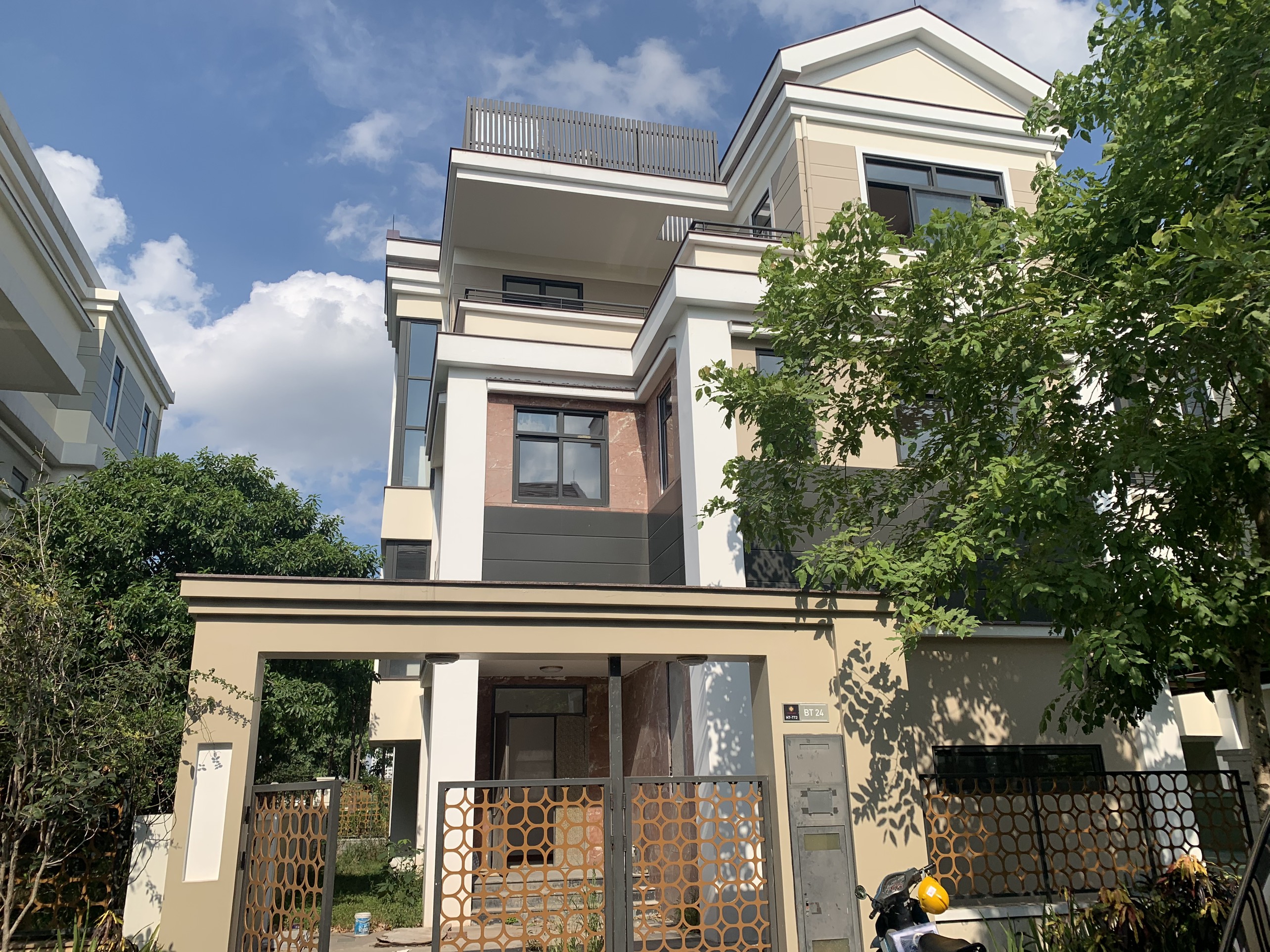 biệt thự starlake tây hồ tây 04 ngủ cần bán