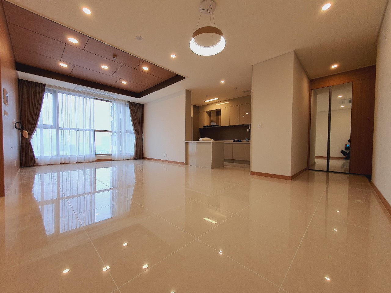 Bright and spacious 2 bedroom apartment for rent in 901A Starlake