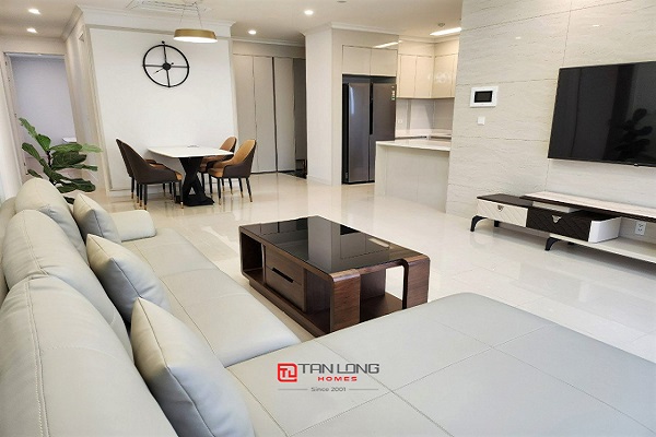 Spacious 3BR/113m2 mid-level floor offering a refreshing view for rent in Starlake