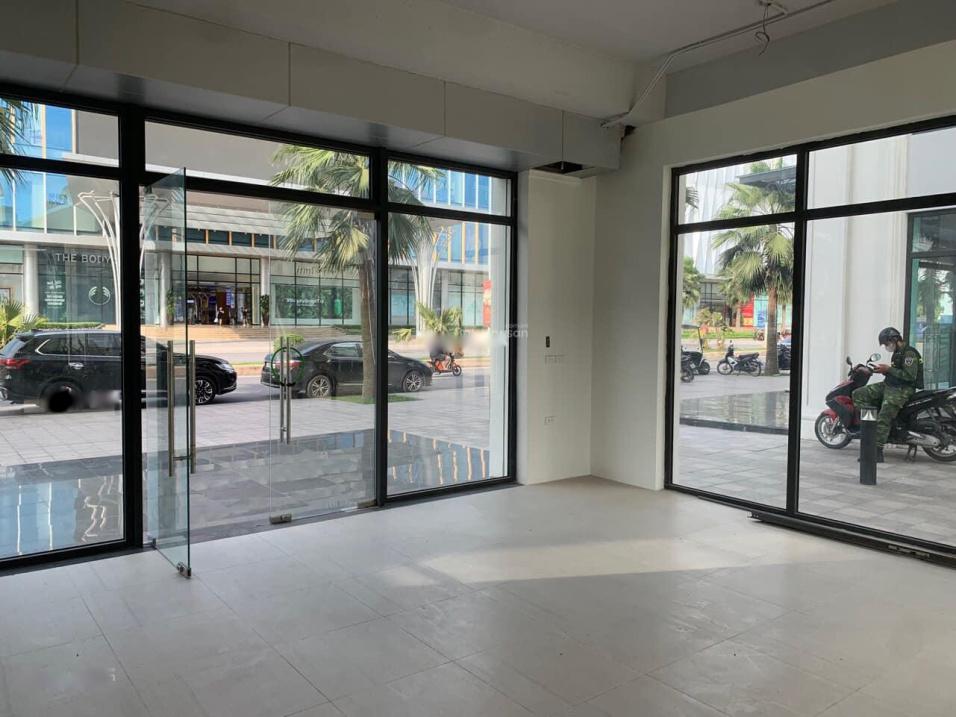 A 4-storey shophouse for lease in Strarlake - fully furnished - 76sqm with an eye-watering price