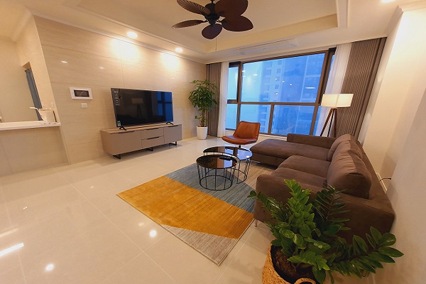 A modern and stunning 3 bedrooms apartment for sale in Starlake