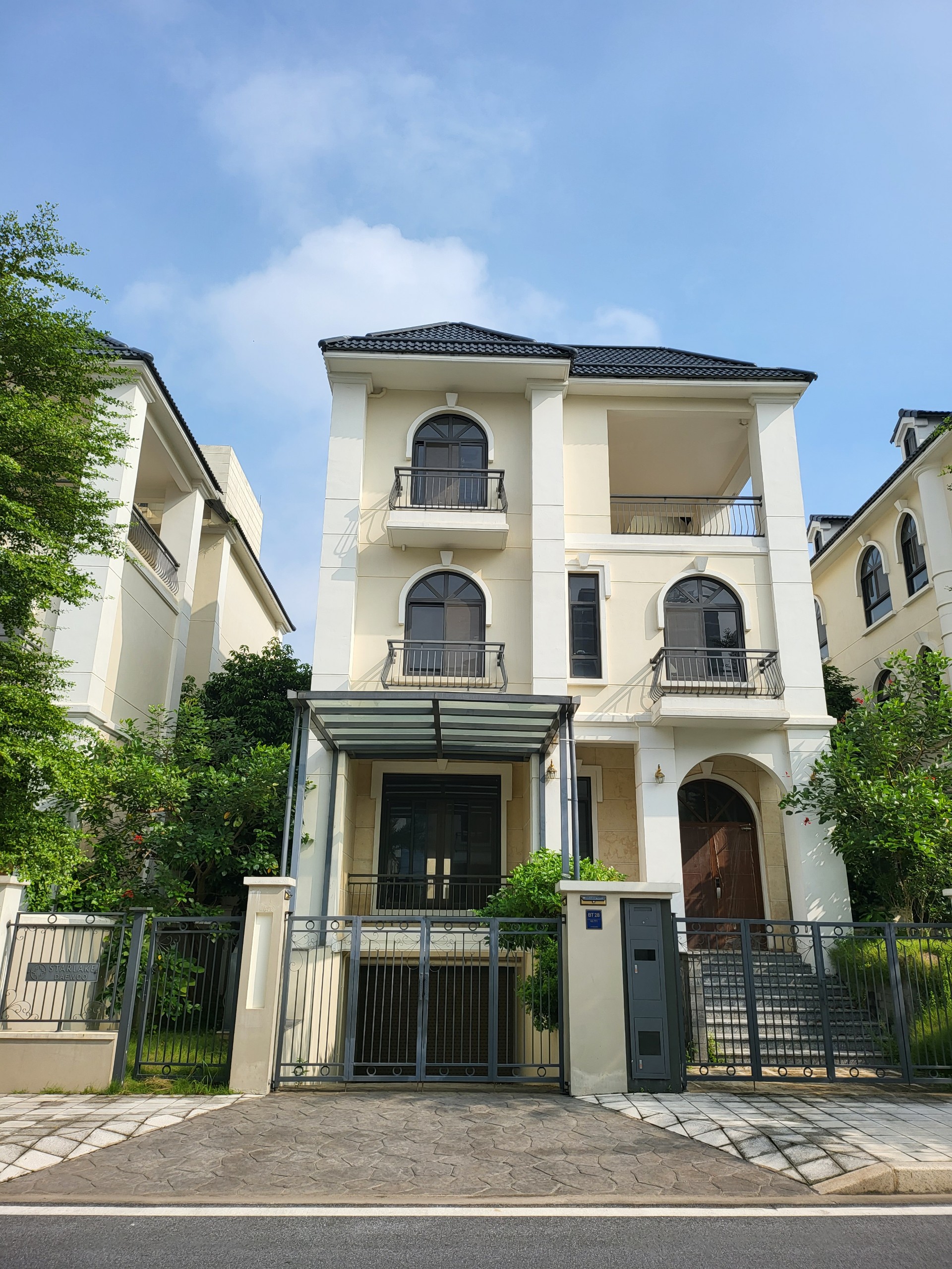 For sale: A detached villa K3 in Starlake - 286sqm - Price: 135 billion VND