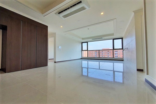 Luxury & spacious 4BRs/154sqm (type K) for rent with best price in Starlake