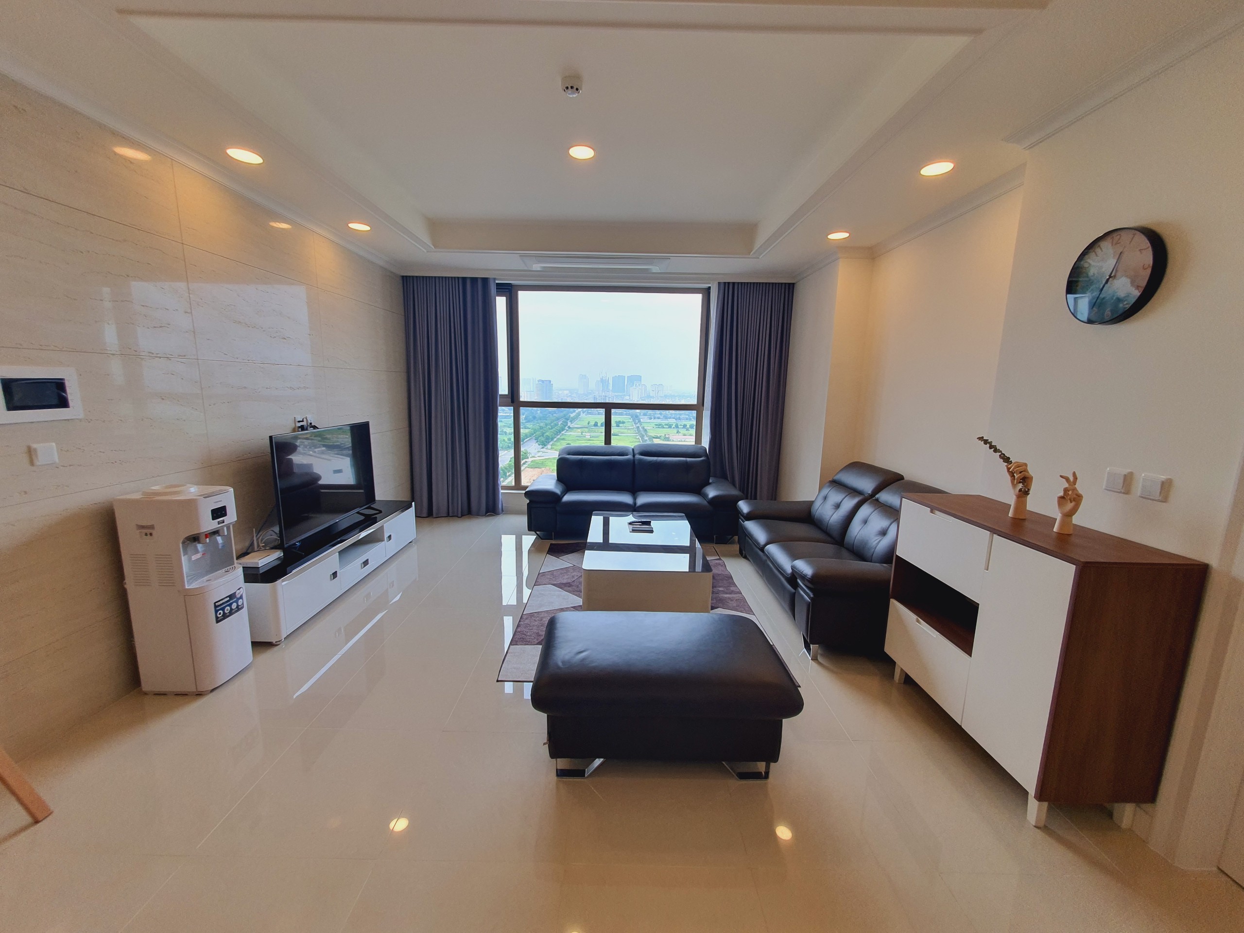 Mordern furnishing 3 bedroom apartment for rent in 901B Starlake urban area